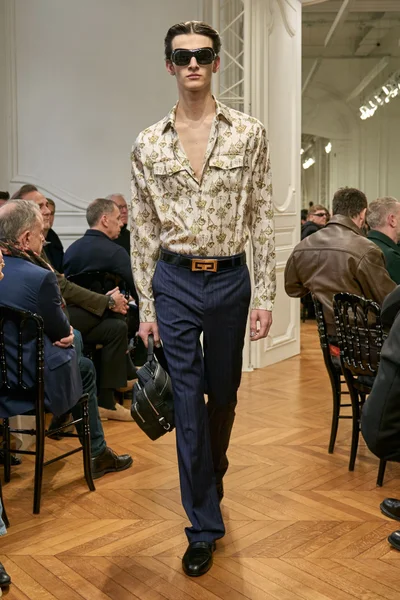 Look 7